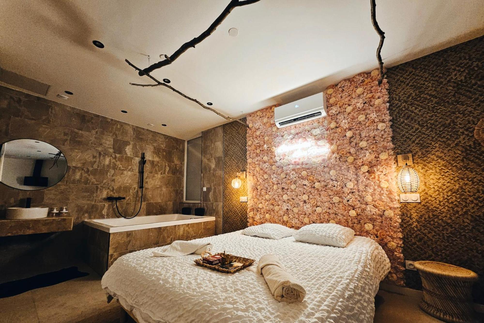 L'Experience Love Room Saint-Jean-Bonnefonds Buitenkant foto