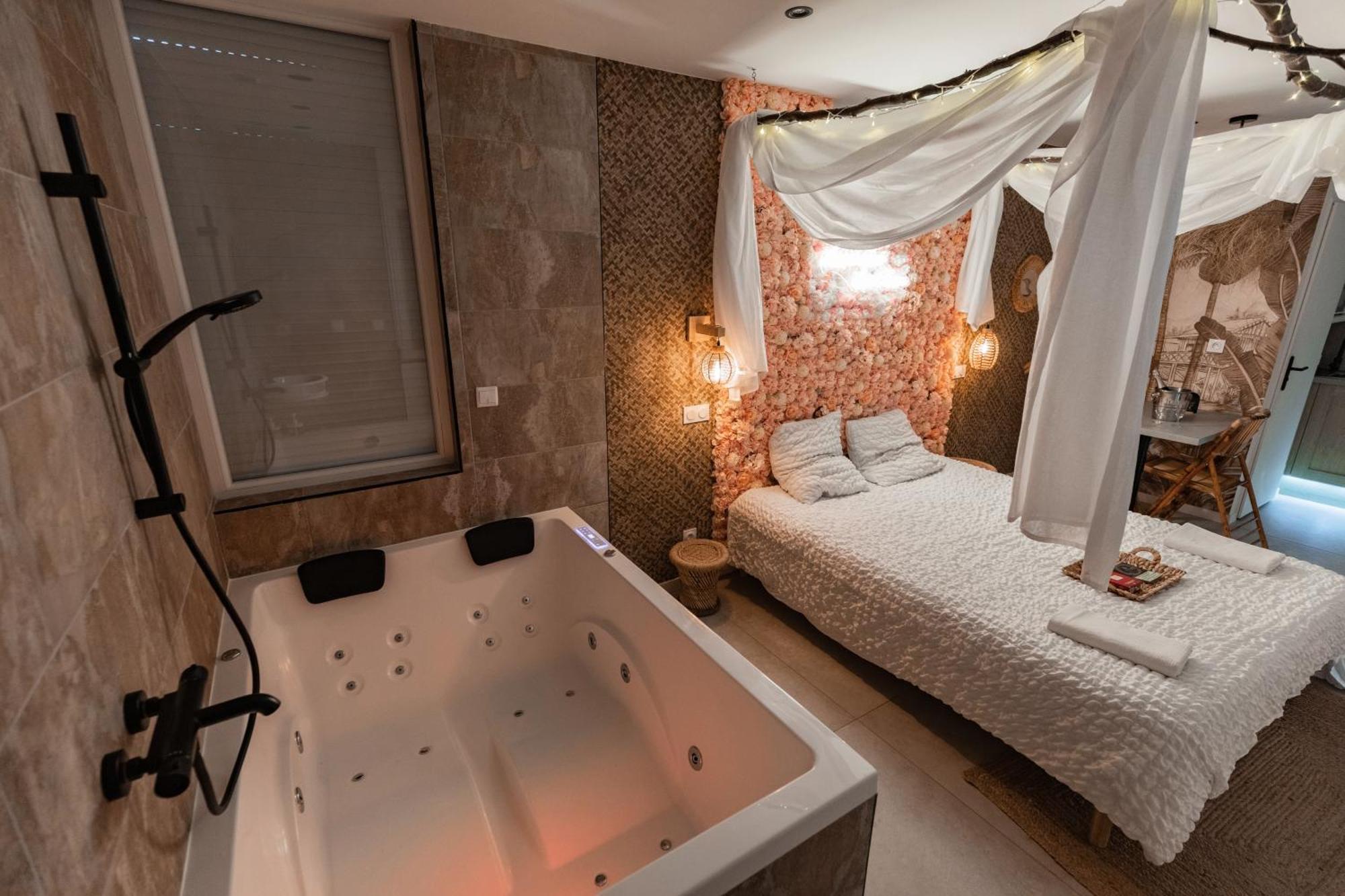 L'Experience Love Room Saint-Jean-Bonnefonds Buitenkant foto
